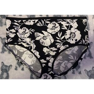 NEW‎ Cacique Plus Size Black & White Floral Cotton High Leg Brief Panty, 22/24